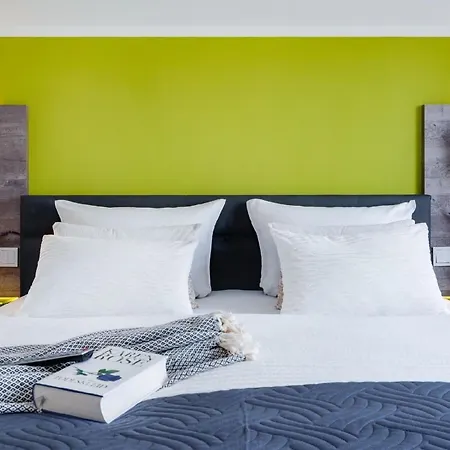 Kapitaen Cook, E-ladesaeule, Wasserbett Apartment